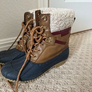 Tommy Hilfiger snow boots